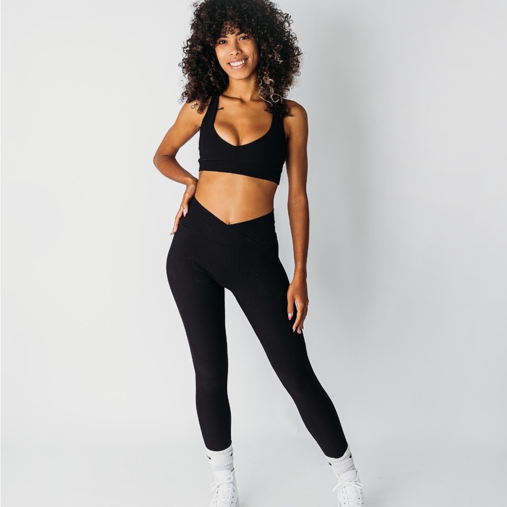 Bodily Concepts Set of leggings and sport bra (plus a set of bands)